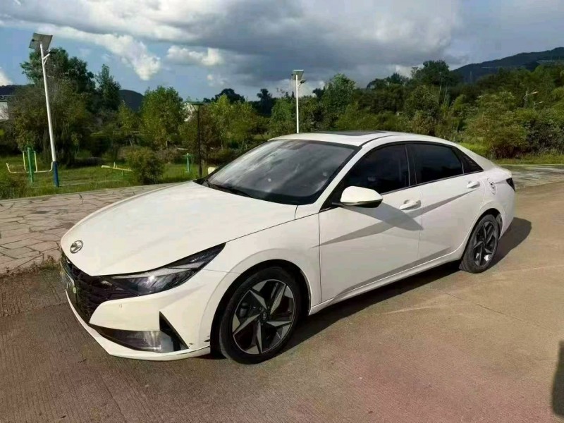 厦门23年现代伊兰特2