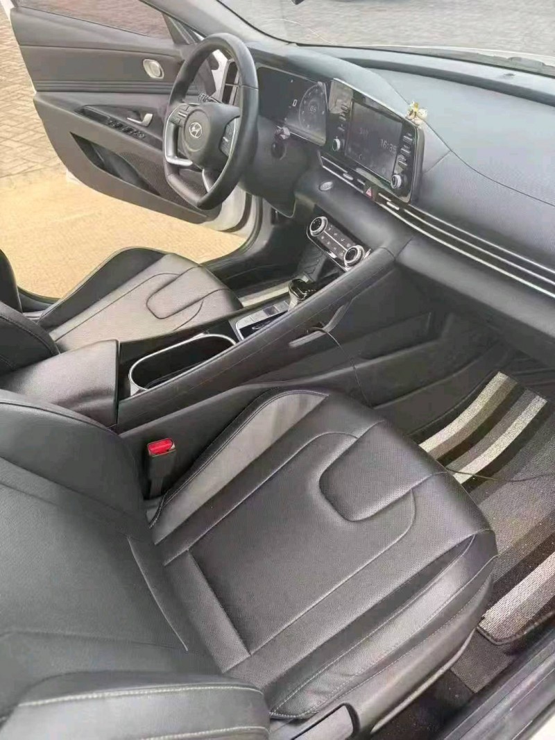 厦门23年现代伊兰特4