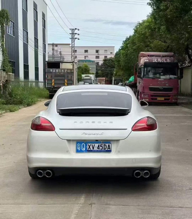 广州13年保时捷帕拉梅拉6