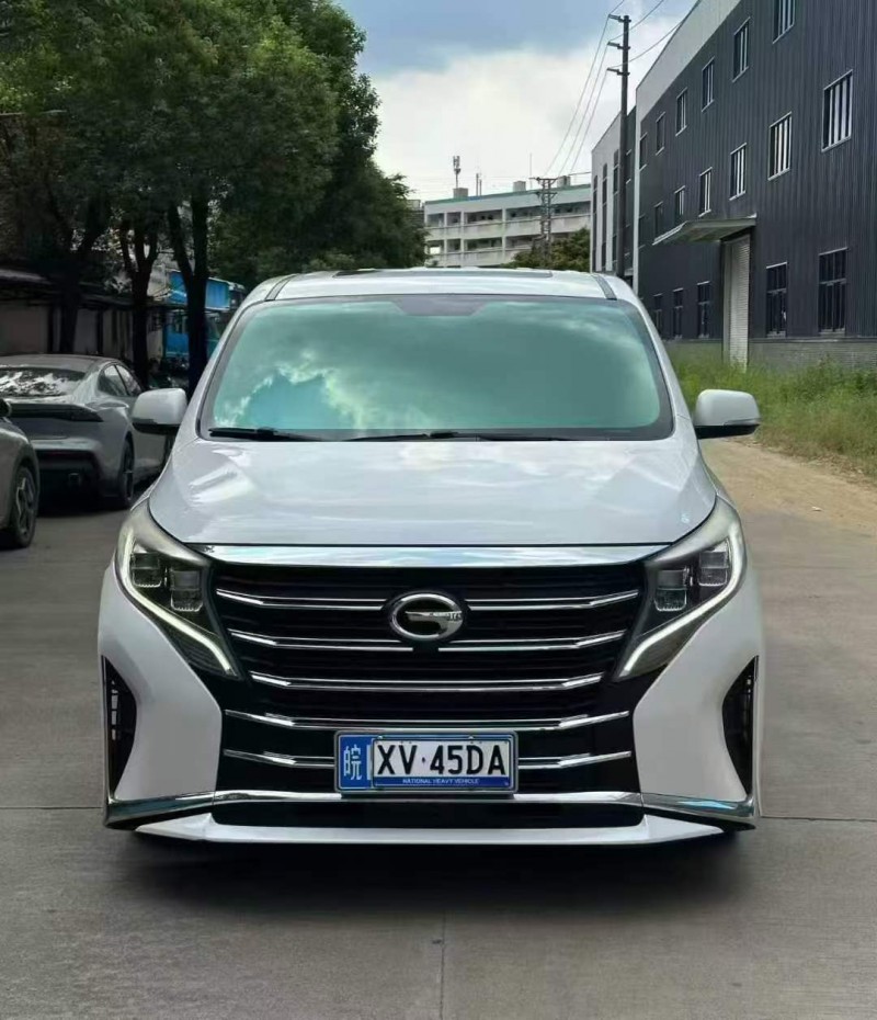 广州20年传祺M81