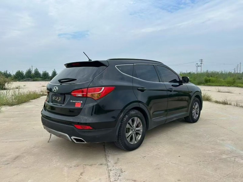 保定14年现代新胜达4