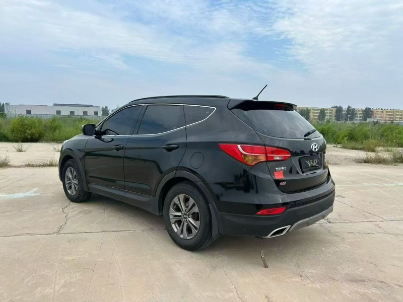 保定14年现代新胜达5