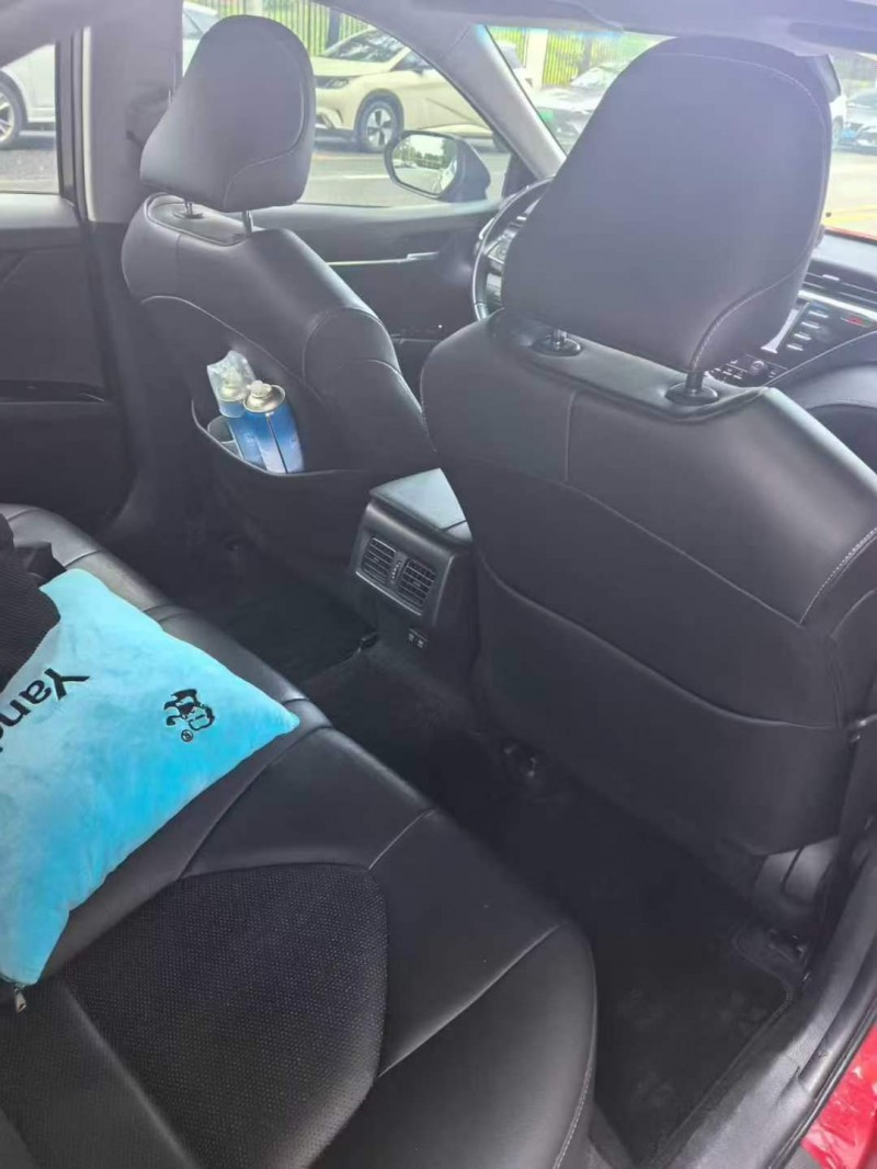 成都19年丰田凯美瑞6