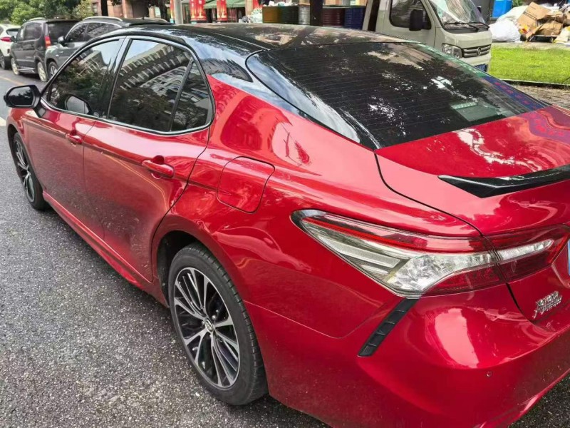 成都19年丰田凯美瑞7