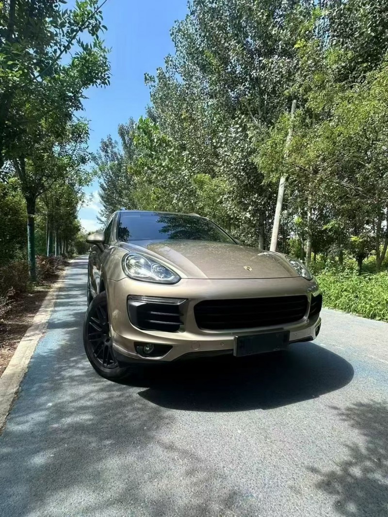 保定16年保时捷卡宴1