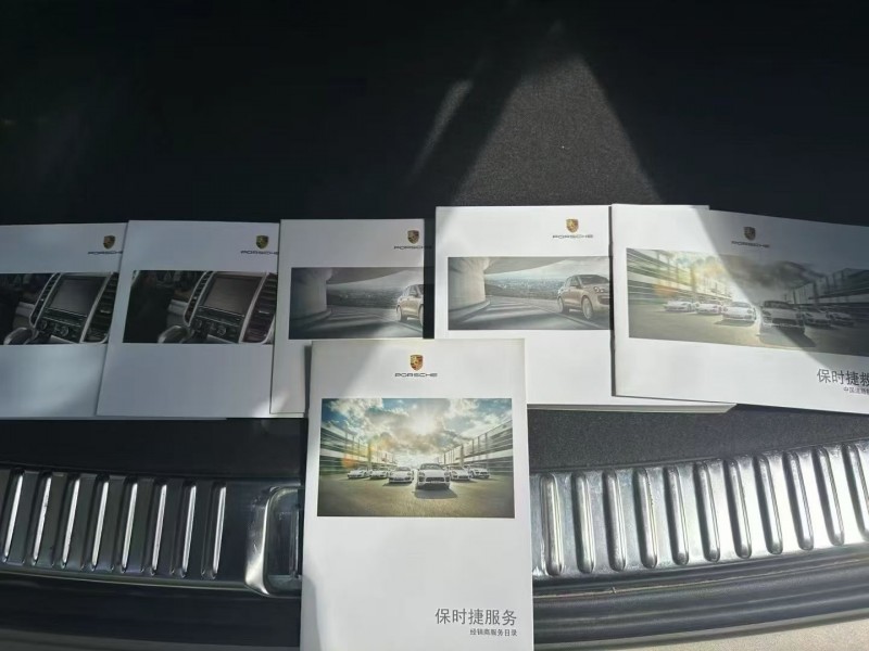 保定16年保时捷卡宴6
