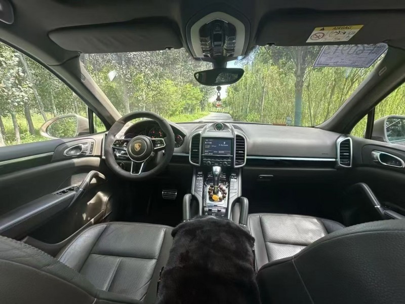 保定16年保时捷卡宴7