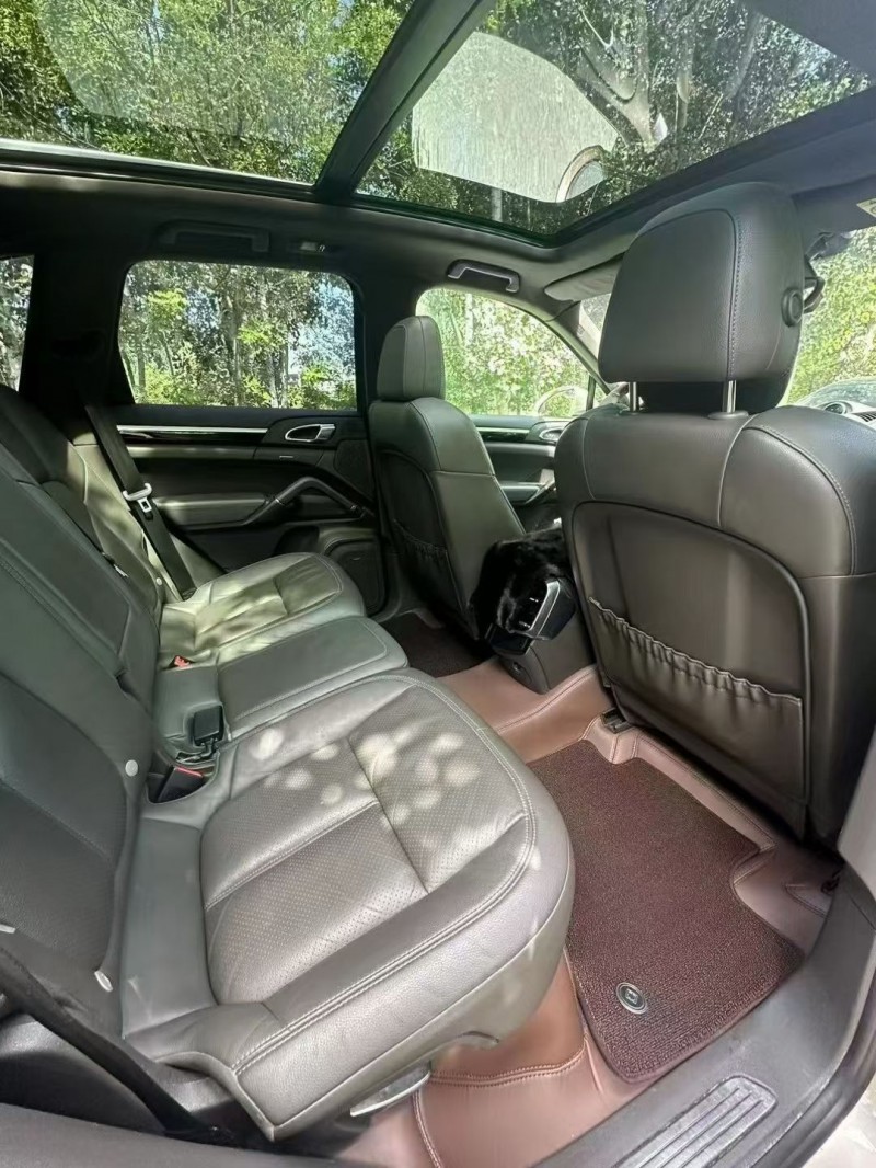 保定16年保时捷卡宴9