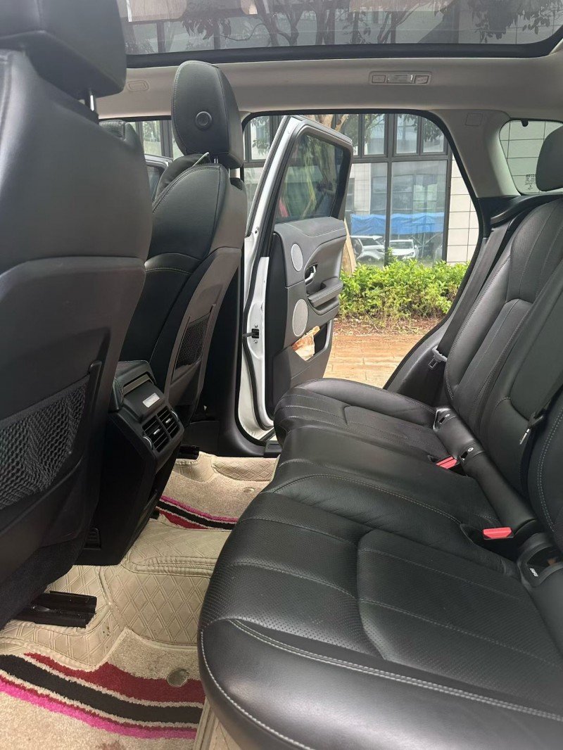 佛山17年路虎极光6