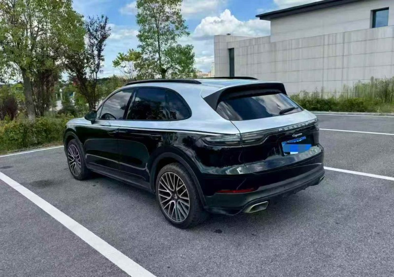 九江20年保时捷卡宴8