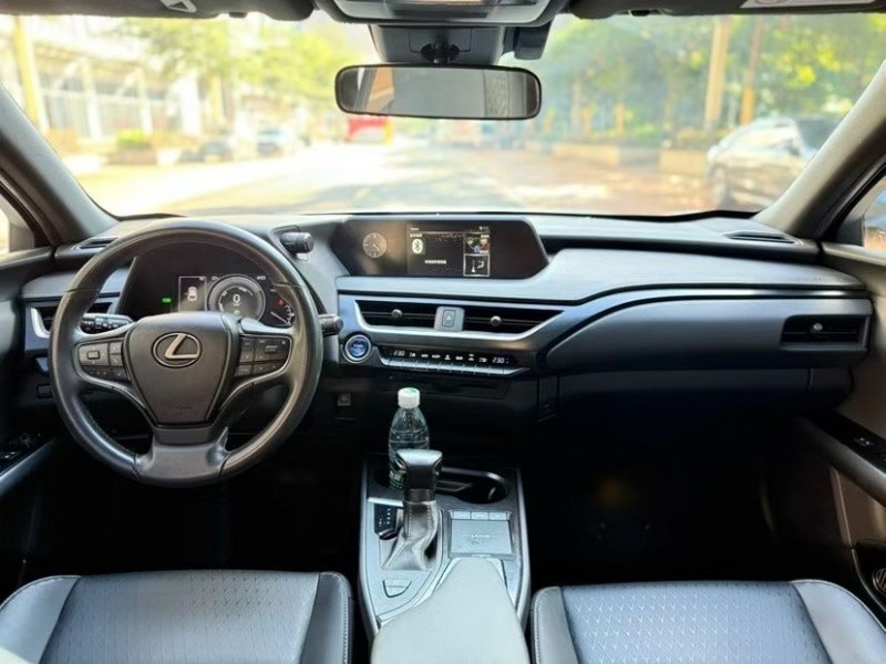 深圳21年雷克萨斯UX5