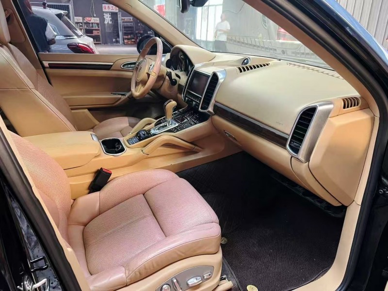 潍坊12年保时捷卡宴6