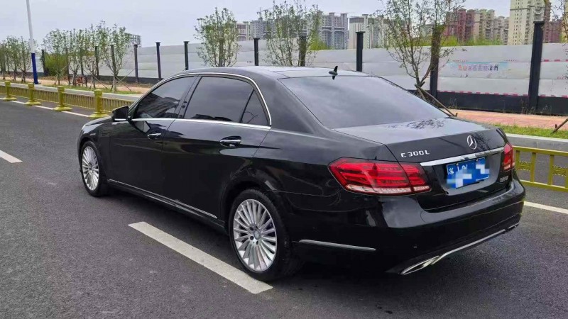 邯郸14年奔驰E8