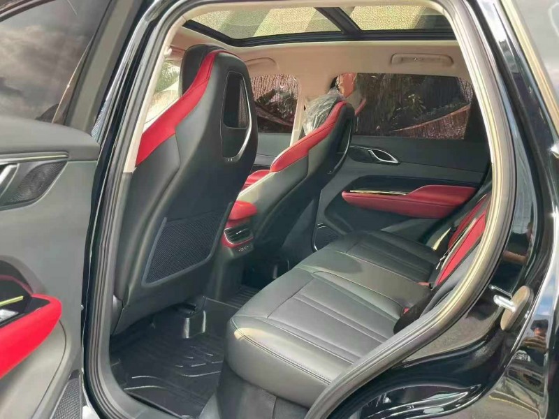 深圳25年红旗HS35