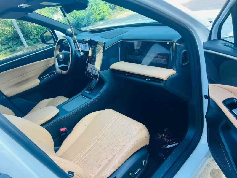 青岛23年吉利银河4