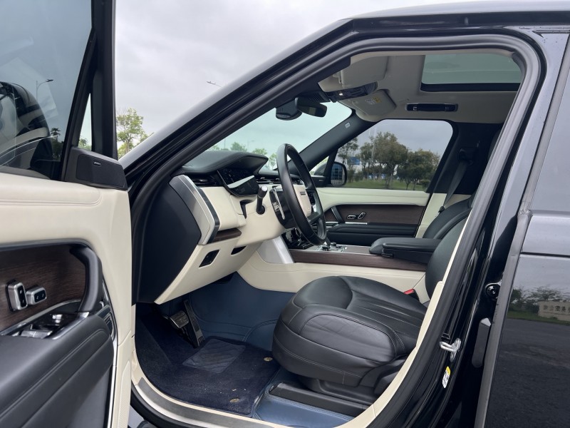 盐城23年路虎揽胜行政4