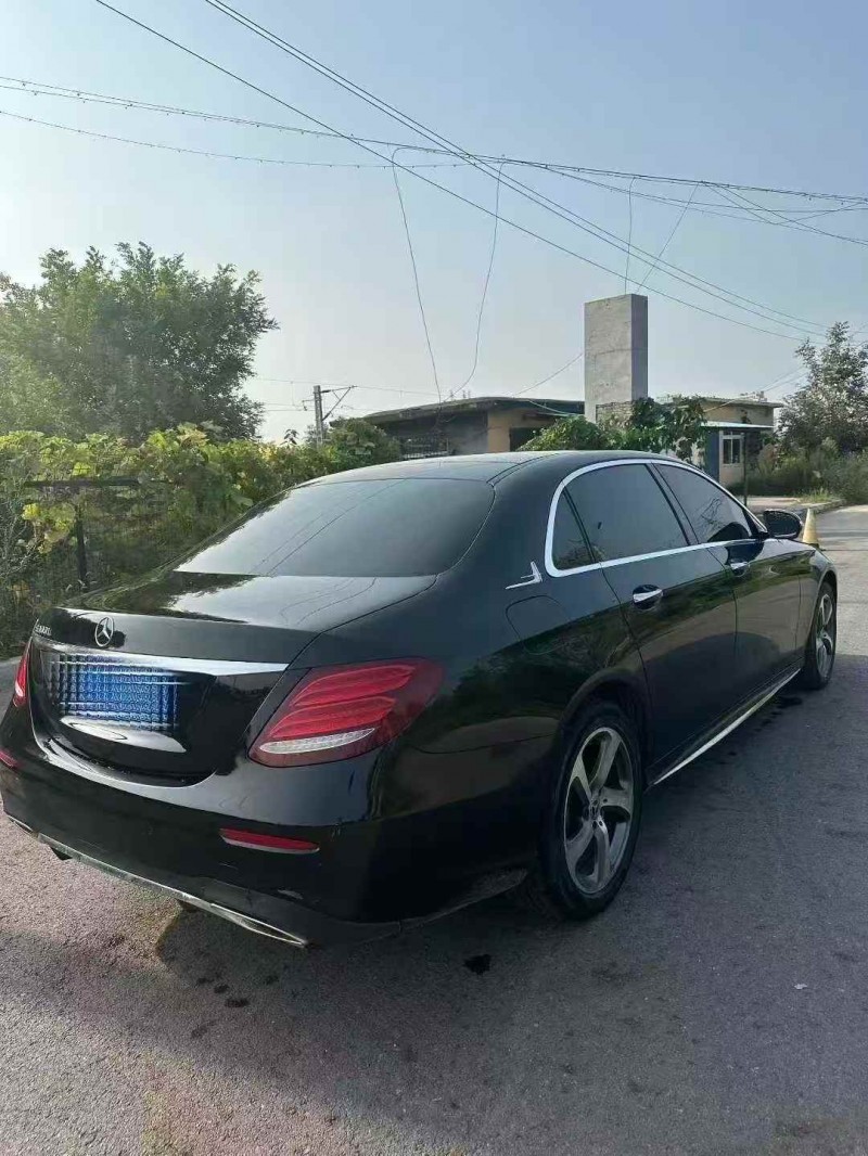 东营18年奔驰E8