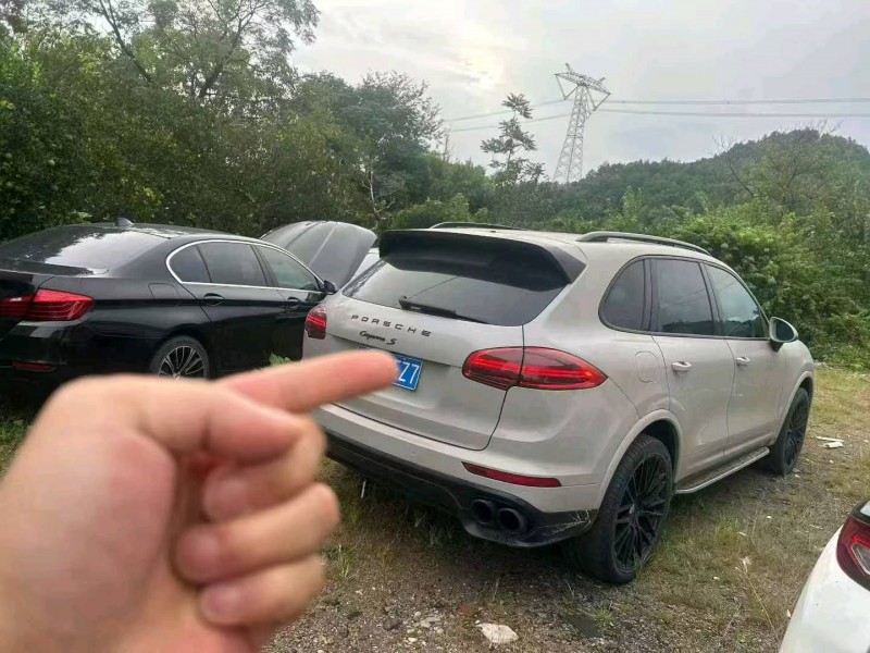 台州15年保时捷卡宴2