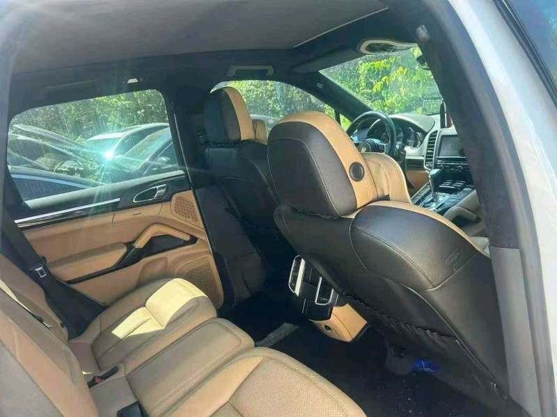 台州15年保时捷卡宴5