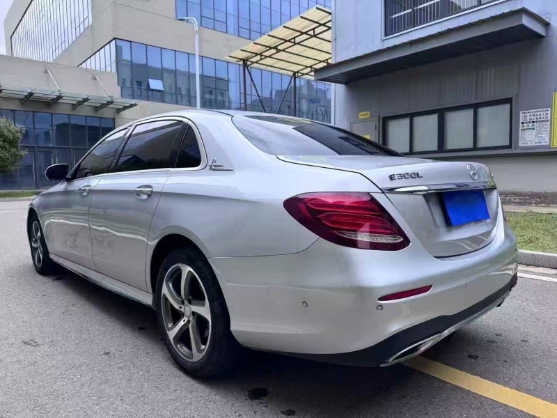 徐州17年奔驰E8