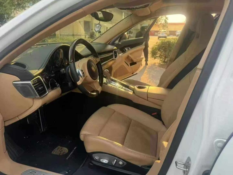 徐州13年保时捷帕拉梅拉5