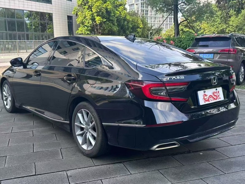 佛山22年本田雅阁8