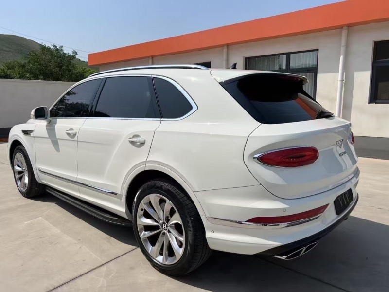 唐山21年宾利添越6