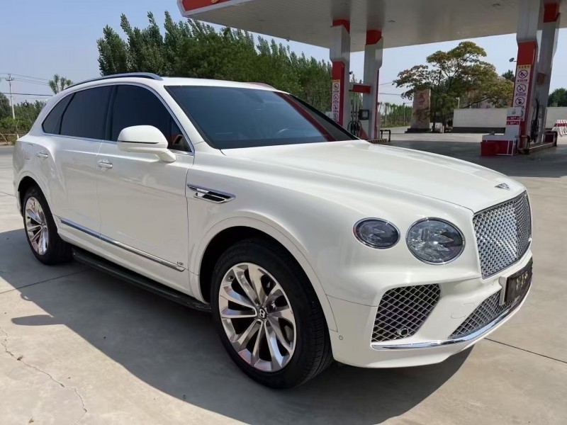 唐山21年宾利添越9