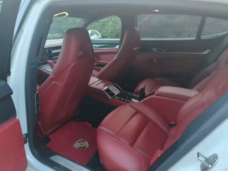 平顶山15年保时捷帕拉梅拉6