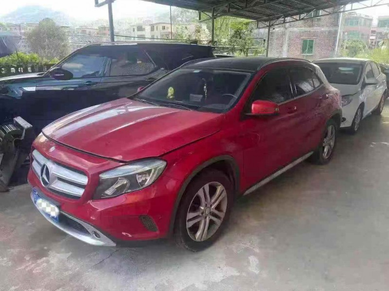 厦门17年奔驰GLA2