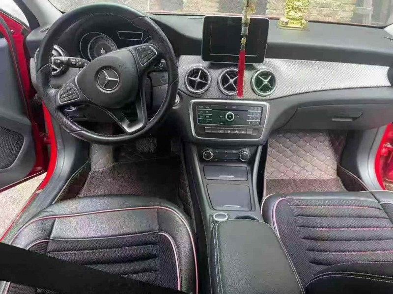 厦门17年奔驰GLA4