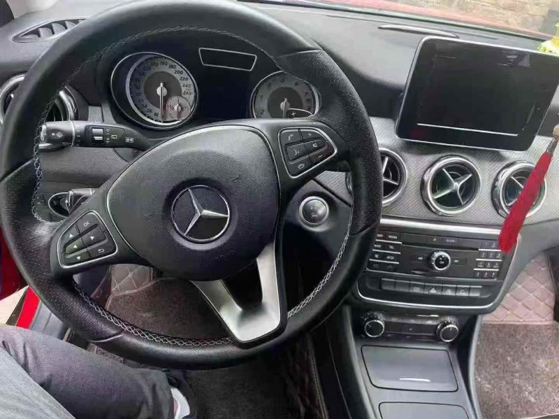 厦门17年奔驰GLA5