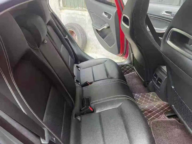 厦门17年奔驰GLA7