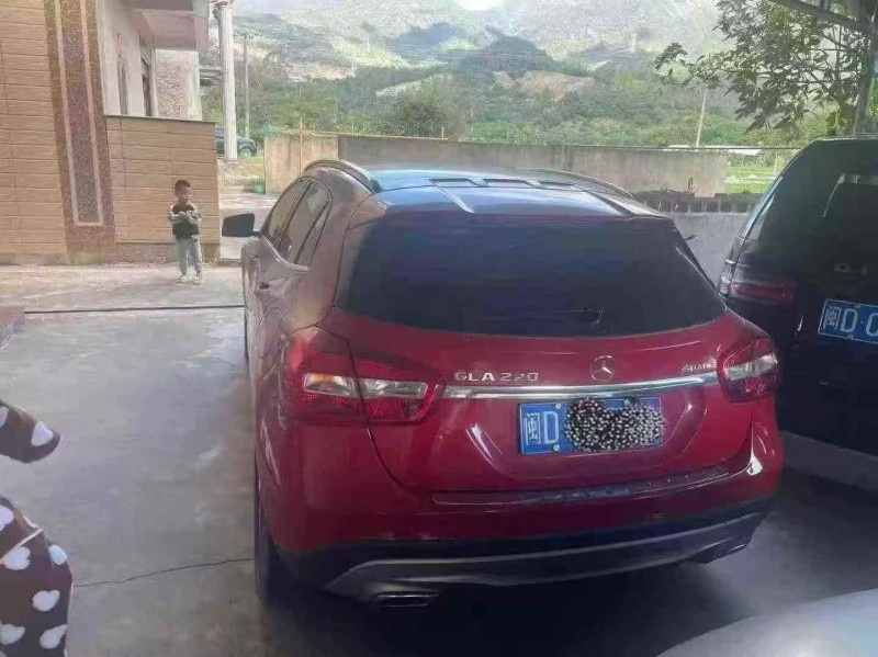 厦门17年奔驰GLA8