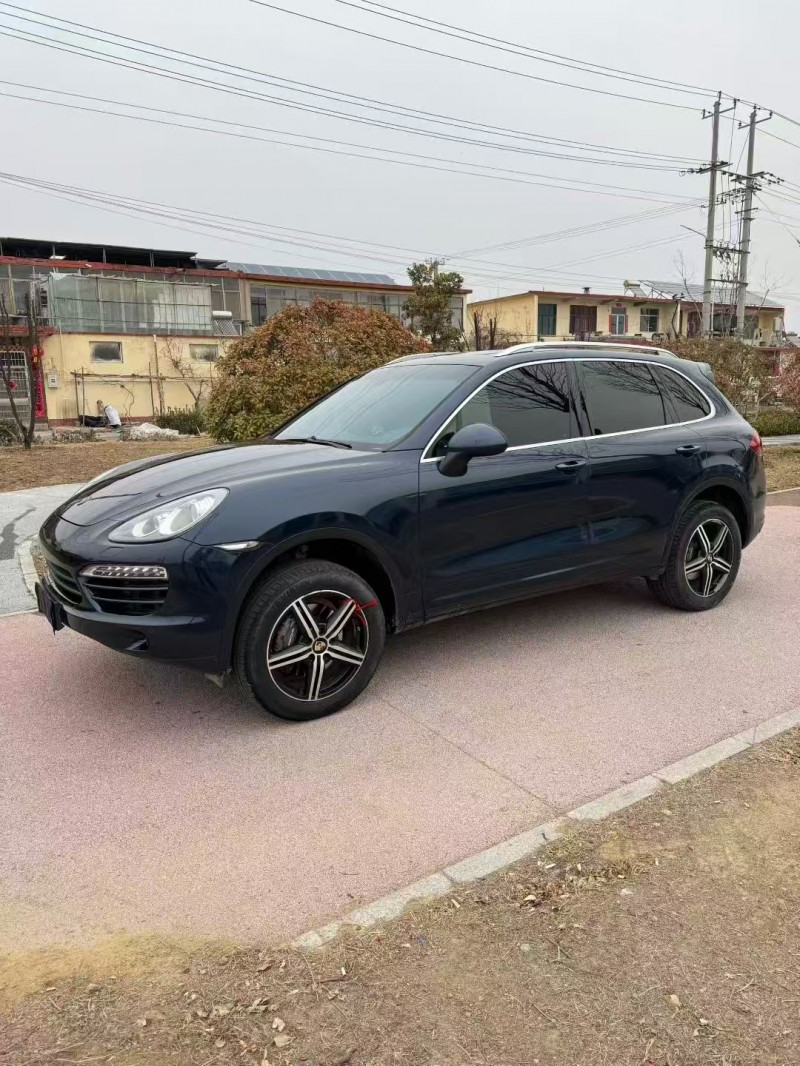 济宁14年保时捷卡宴2