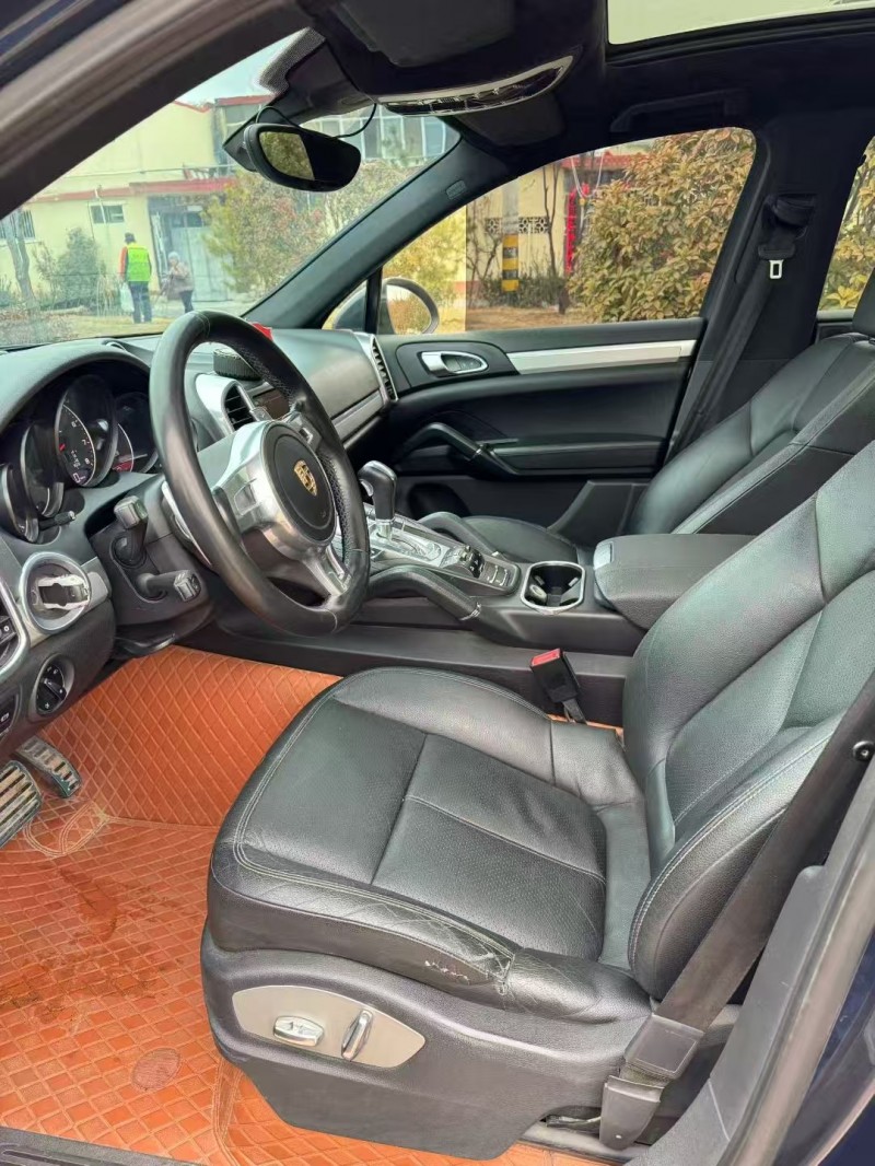 济宁14年保时捷卡宴4