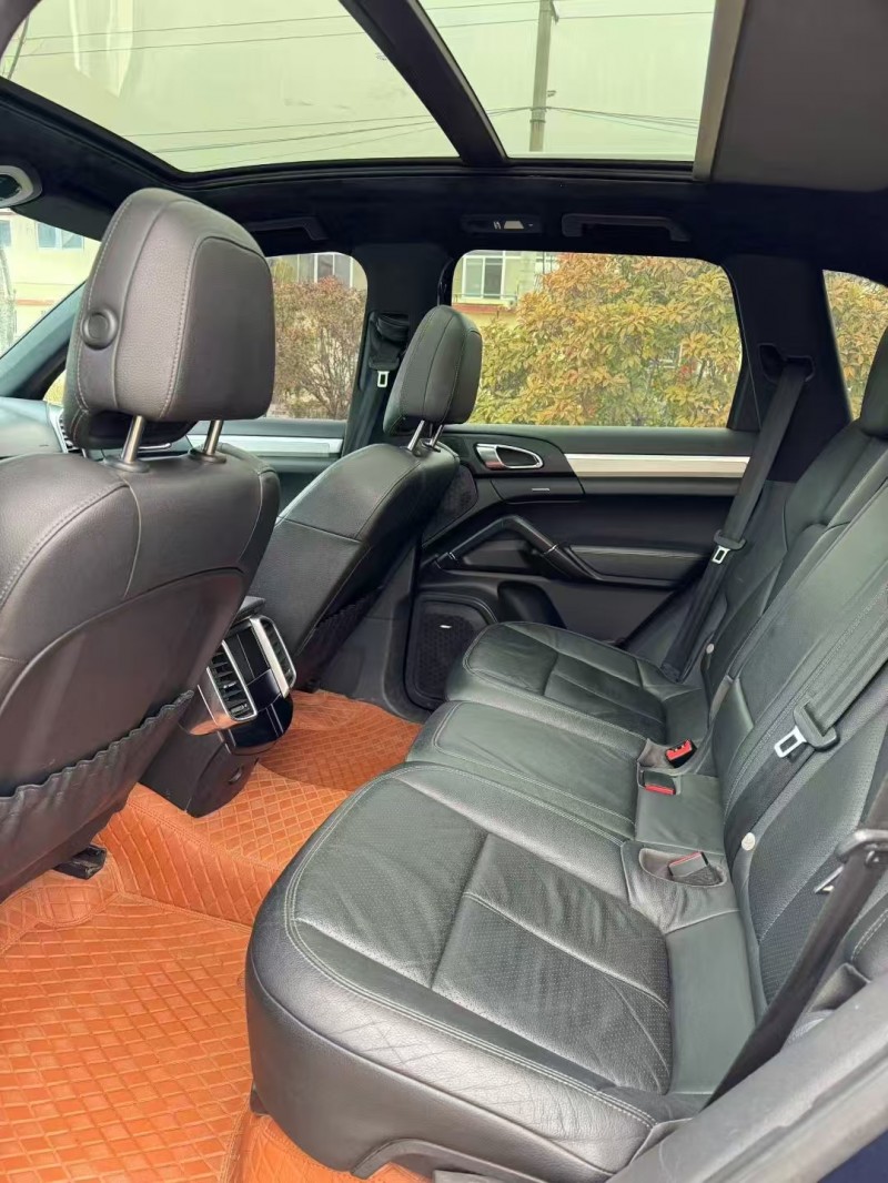 济宁14年保时捷卡宴6