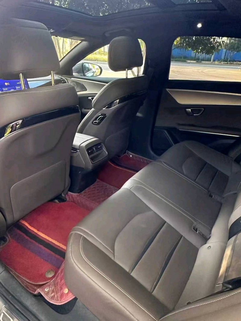 济南22年比亚迪汉8