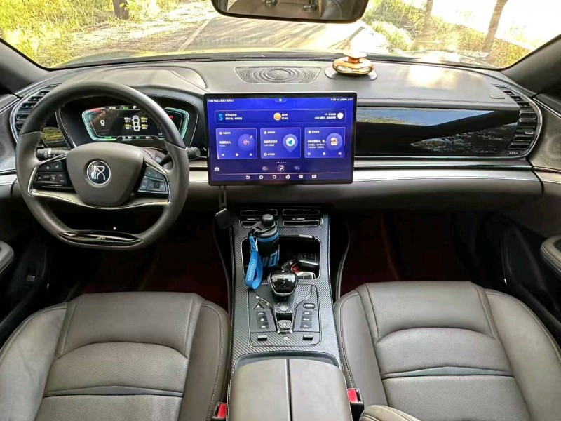 济南22年比亚迪汉9