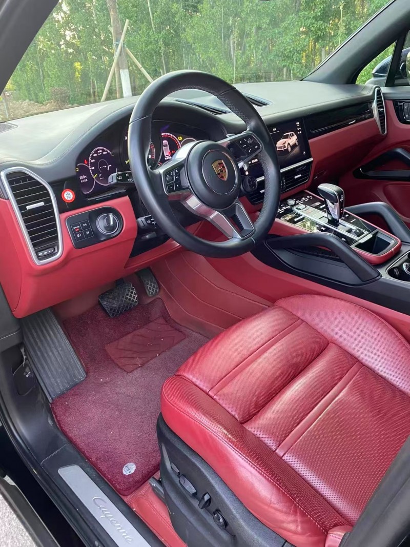 日照23年保时捷卡宴4