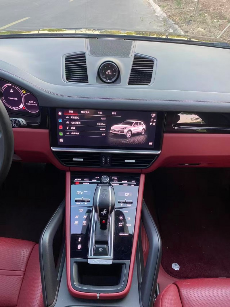 日照23年保时捷卡宴5