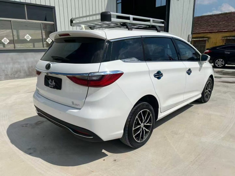 菏泽19年比亚迪宋8