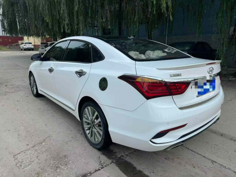 保定18年现代名图4