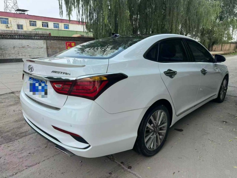 保定18年现代名图5