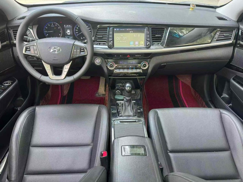 保定18年现代名图6