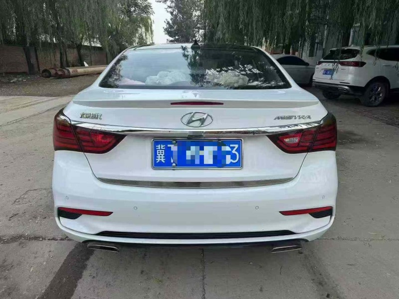 保定18年现代名图8