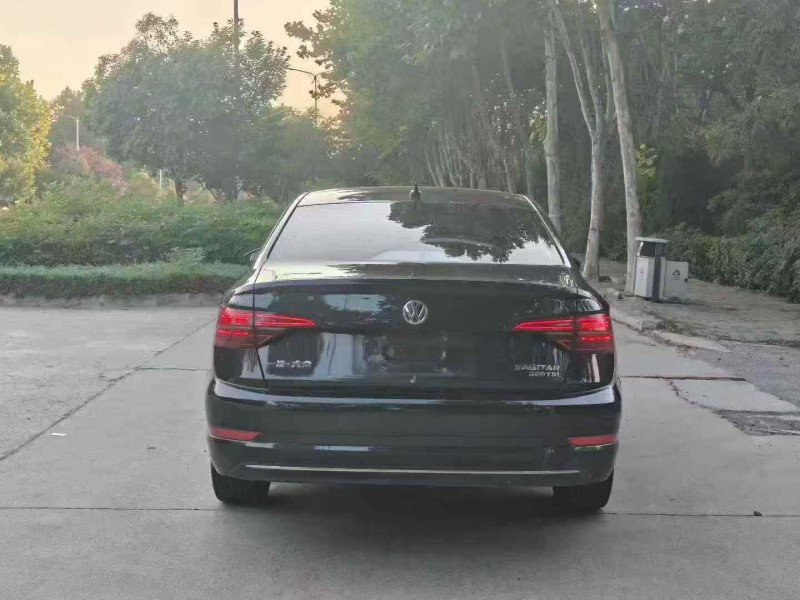 新乡22年大众速腾8