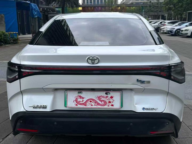 佛山23年丰田BZ3Pro9