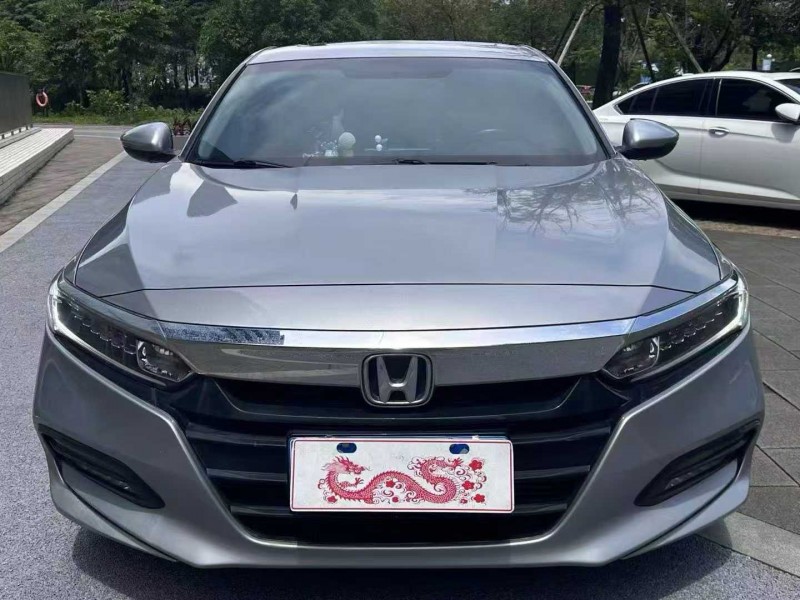佛山19年本田雅阁1
