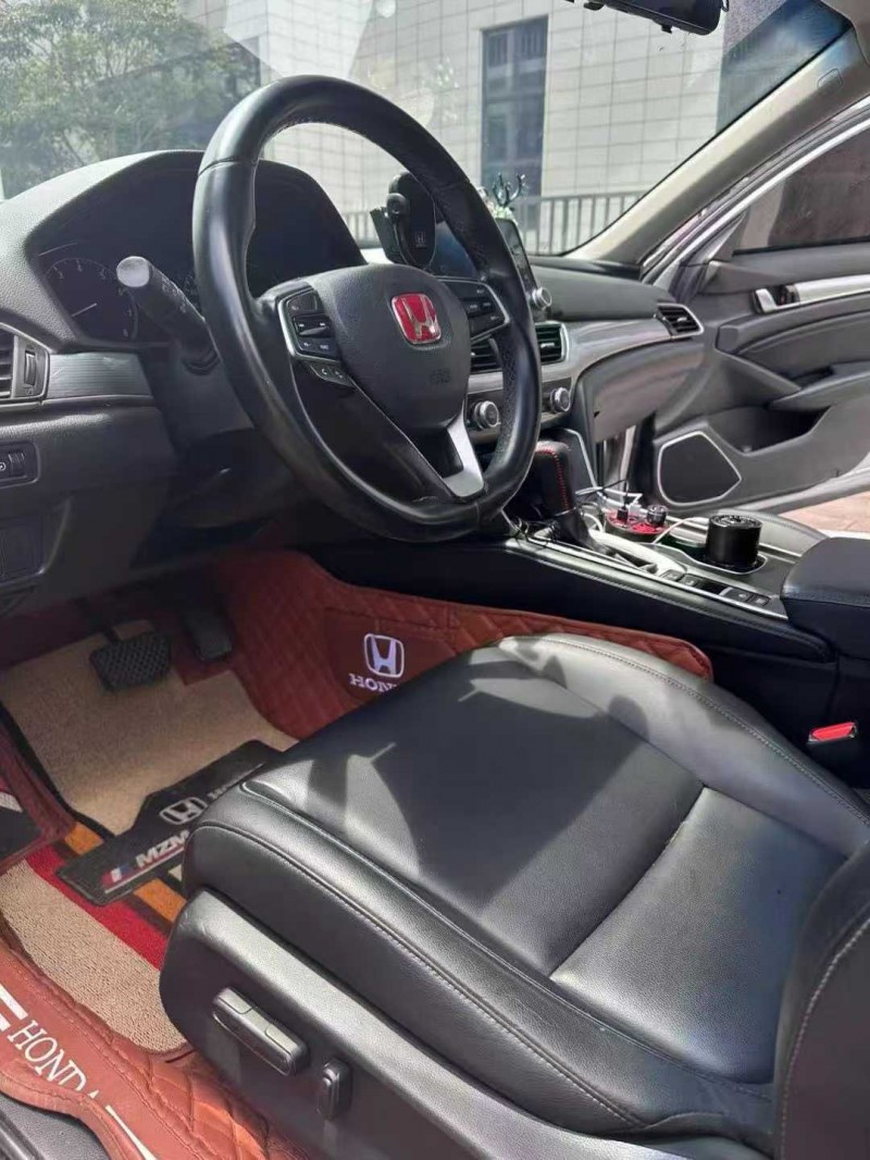 佛山19年本田雅阁6